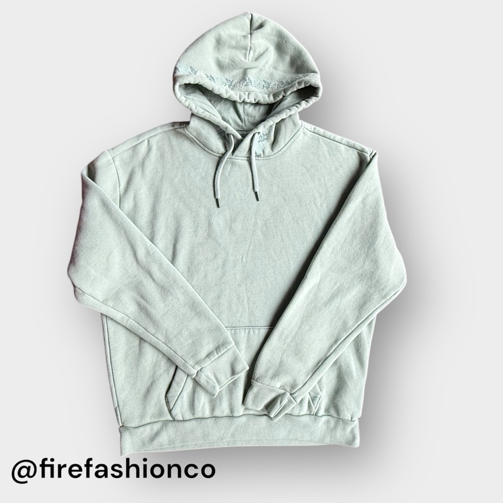 Hollister Sage Green Hooded Sweatshirt Large Embroidered Hood Cozy Oversized